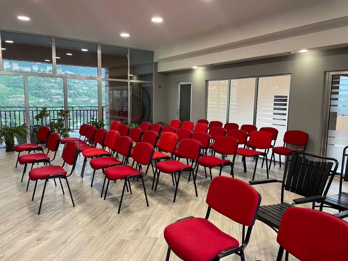 Kamar Hotel Ijevan Dış mekan fotoğraf